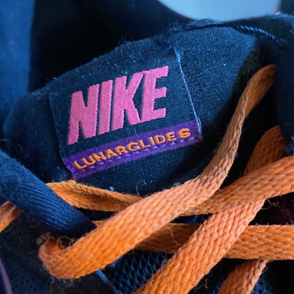 Nike size 6y shows light wear especially on ties Could use new ones - Picture 5 of 7